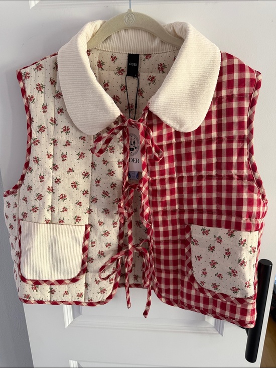 Cider Jackets & Blazers - Floral & Gingham Red Quilted Vest with Cream Collar